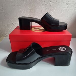 Wishbone Leslie Black Platform Mule Sandals Size 10 Browns Shoes